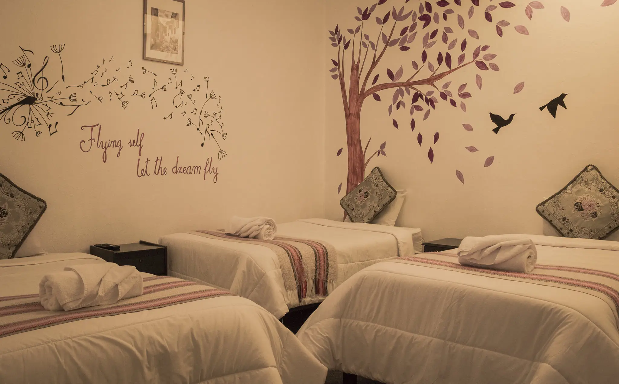 HABITACIONES HOSTAL EN CUSCO 300x186 1